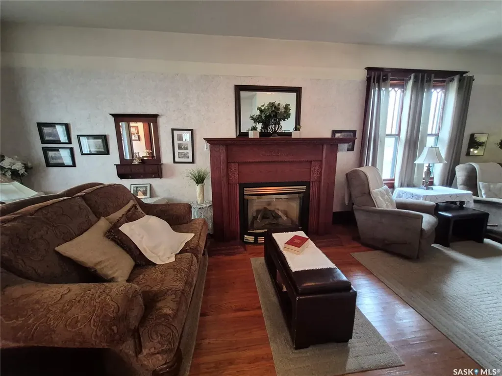 244 3rd Avenue NW Swift Current SK S9H 0S1