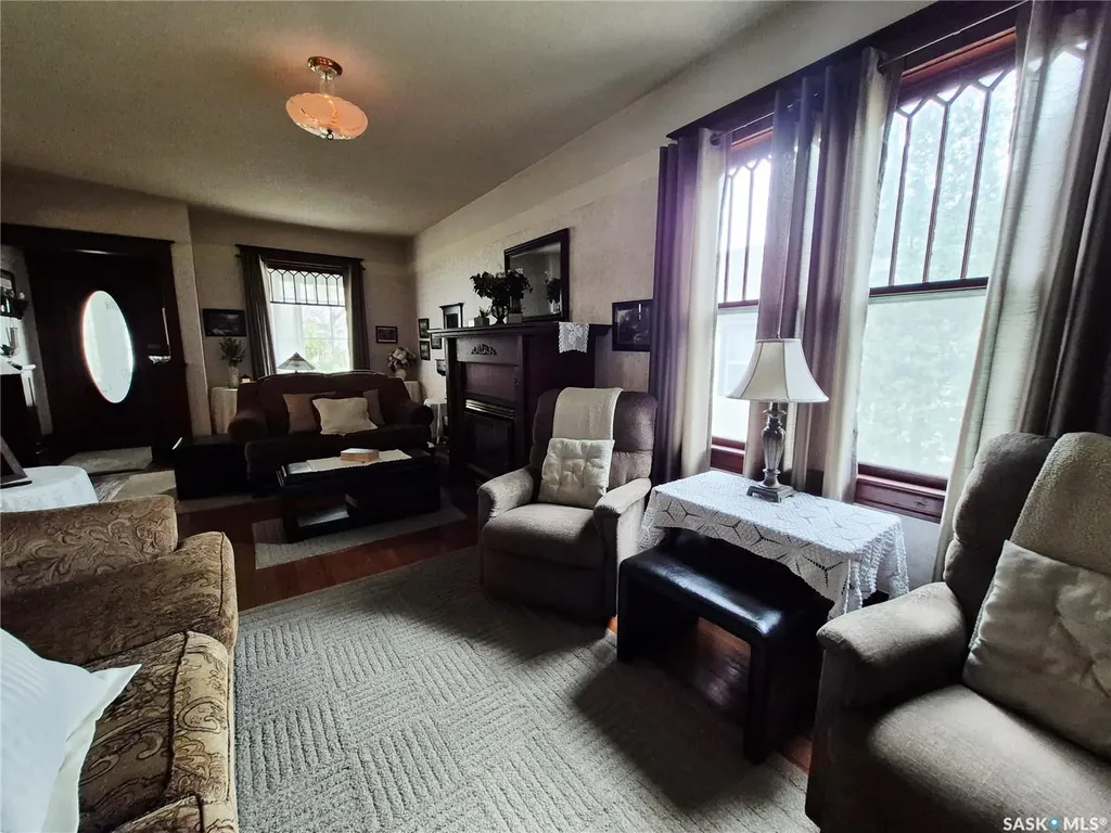 244 3rd Avenue NW Swift Current SK S9H 0S1