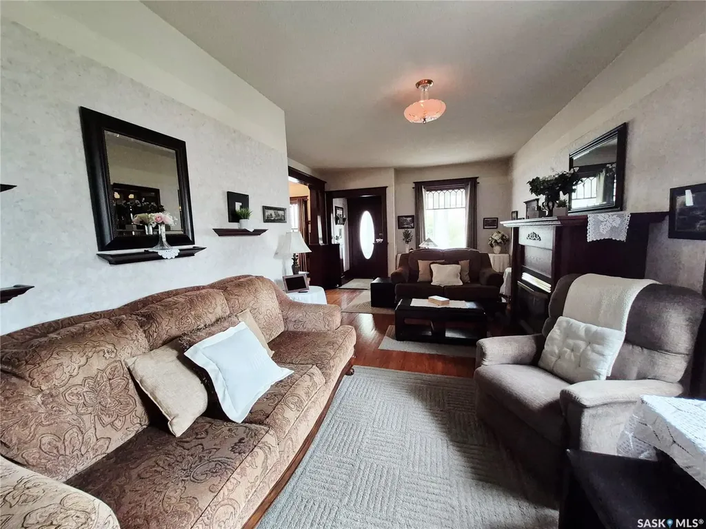 244 3rd Avenue NW Swift Current SK S9H 0S1