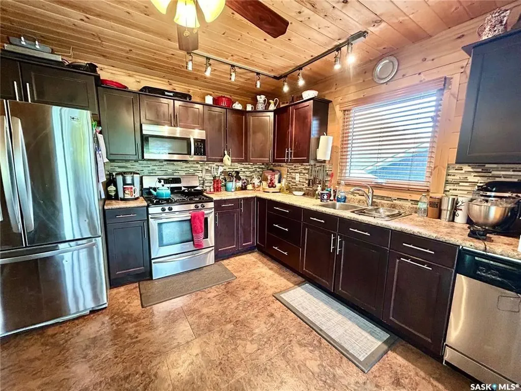 10 Hillview Drive Nipawin Rm No. 487 SK S0E 1E0