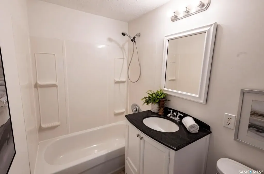 2070 Reynolds Street Regina SK S4N 3M8
