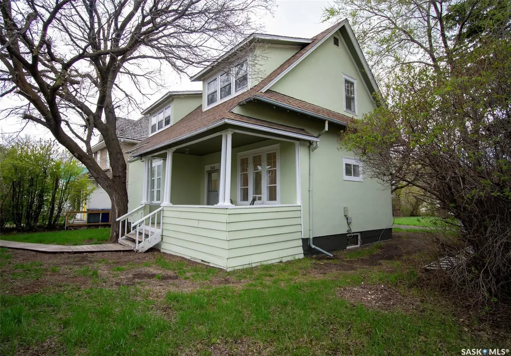 760 James Street N Lumsden SK S0G 3C0