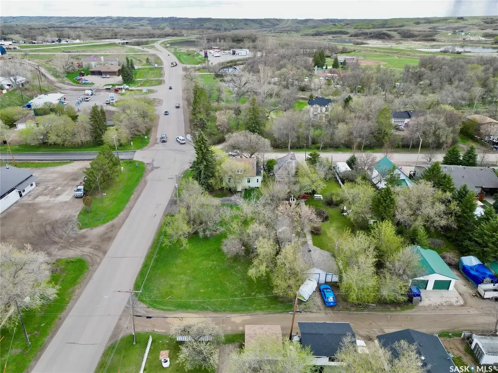 760 James Street N Lumsden SK S0G 3C0