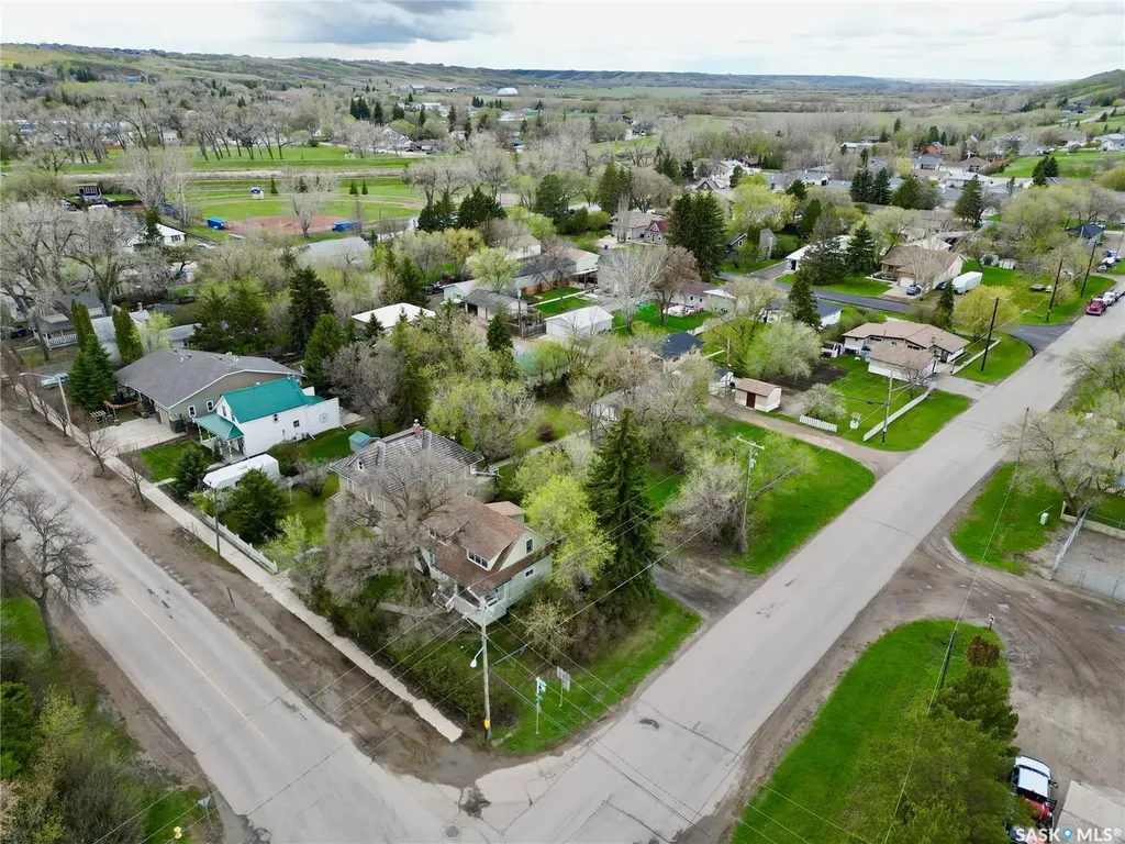 760 James Street N Lumsden SK S0G 3C0