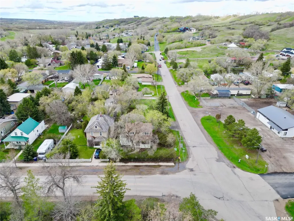 760 James Street N Lumsden SK S0G 3C0