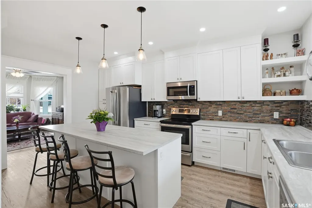 205 3rd Avenue Harris SK S0L 1K0