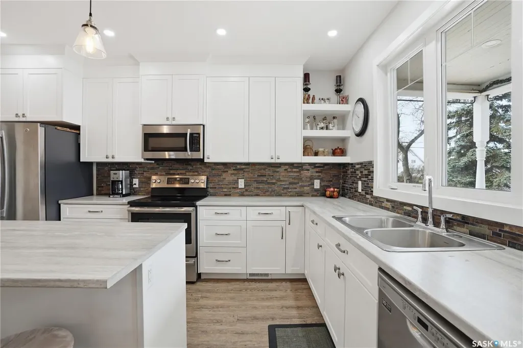 205 3rd Avenue Harris SK S0L 1K0