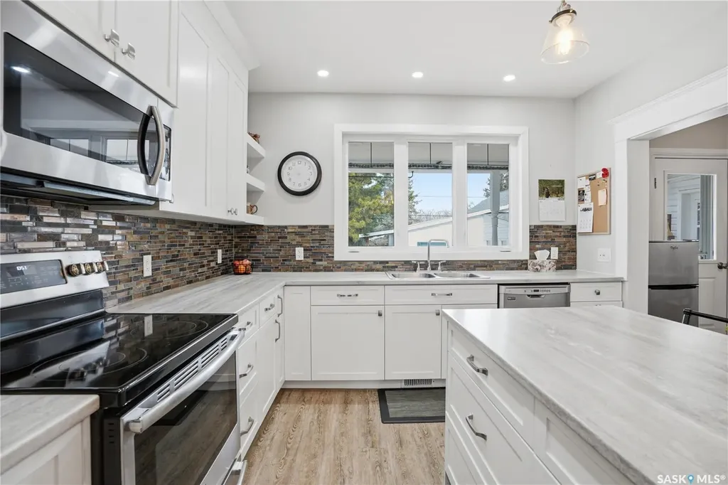 205 3rd Avenue Harris SK S0L 1K0