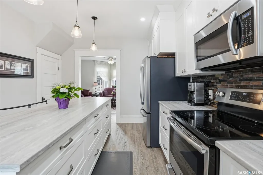 205 3rd Avenue Harris SK S0L 1K0