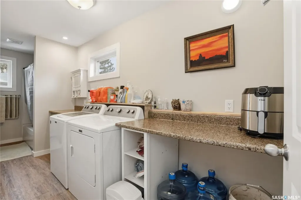 205 3rd Avenue Harris SK S0L 1K0