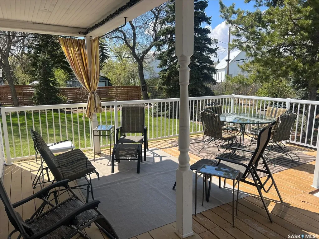 205 3rd Avenue Harris SK S0L 1K0