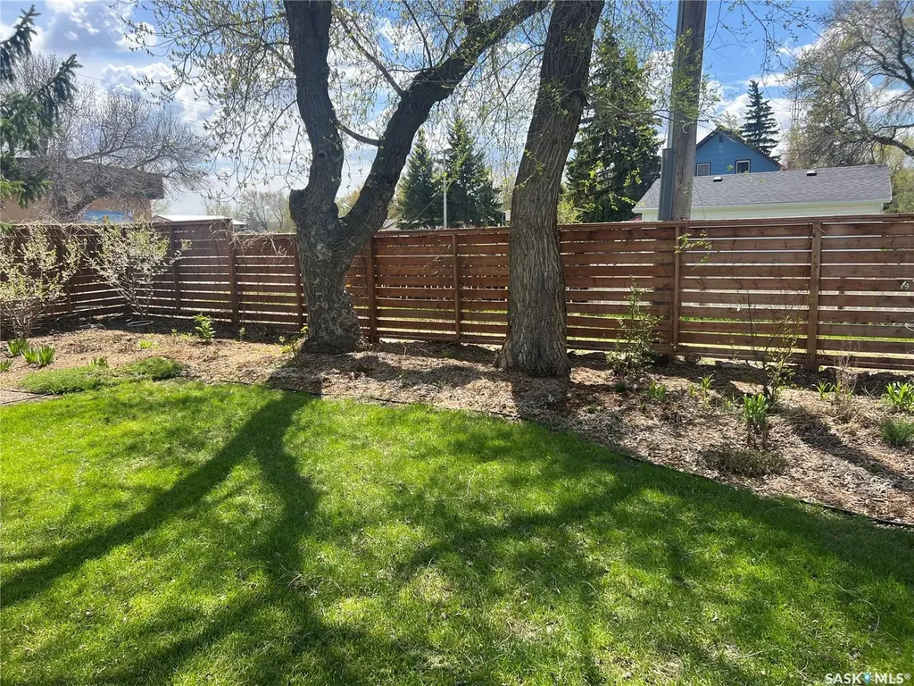 205 3rd Avenue Harris SK S0L 1K0