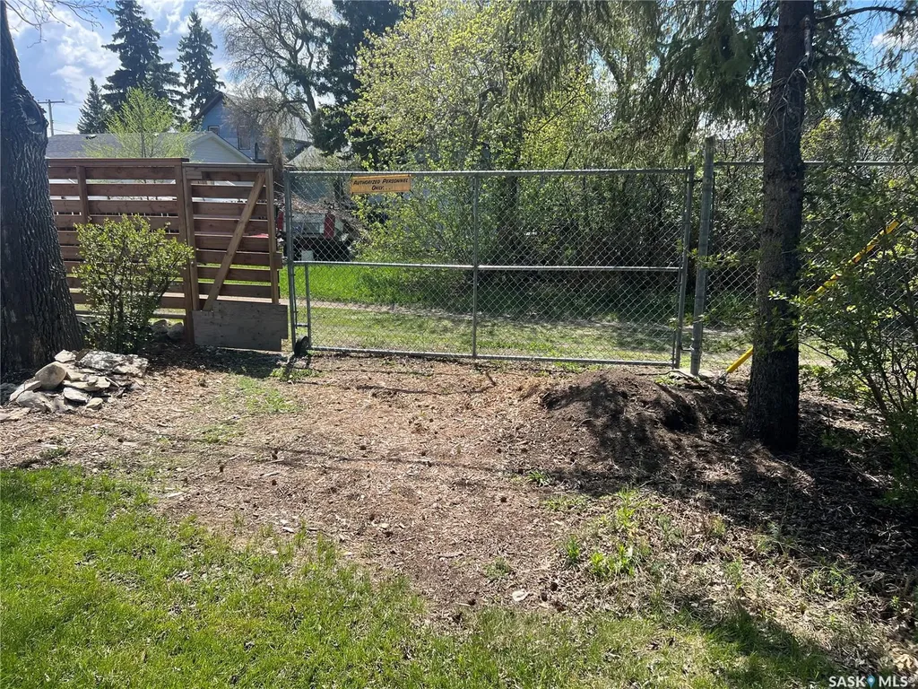 205 3rd Avenue Harris SK S0L 1K0