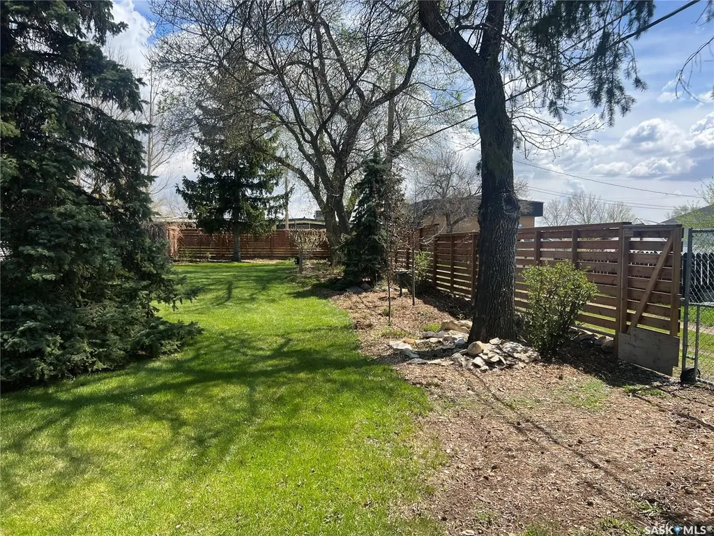 205 3rd Avenue Harris SK S0L 1K0