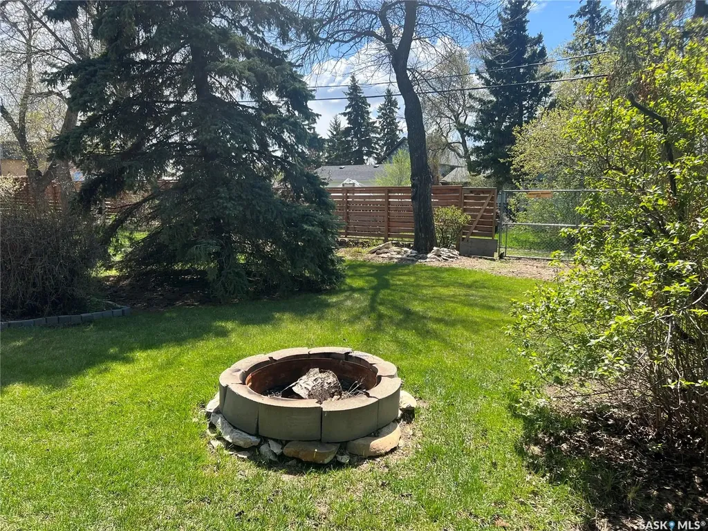 205 3rd Avenue Harris SK S0L 1K0