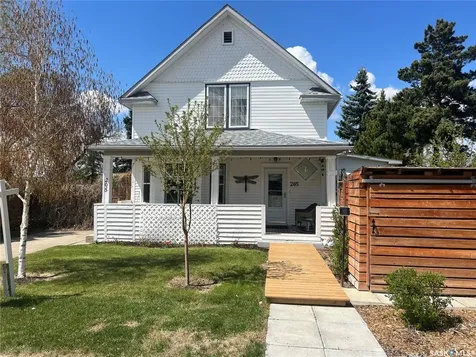 205 3RD Avenue Harris SK S0L 1K0