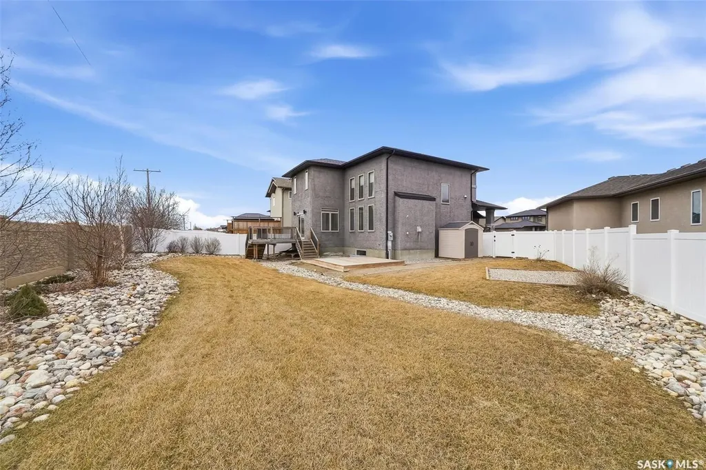 3825 Green Moss Bay Regina SK S4V 1P7