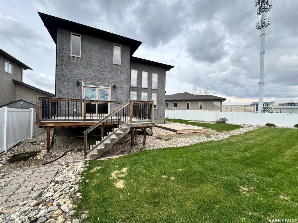 3825 Green Moss Bay Regina SK S4V 1P7