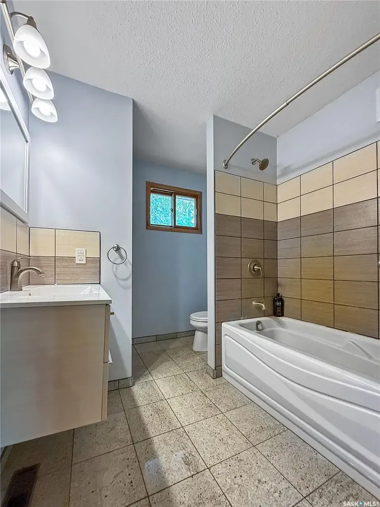 12 5th Avenue Candle Lake SK S0J 3E0