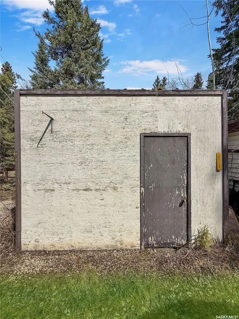 12 5th Avenue Candle Lake SK S0J 3E0