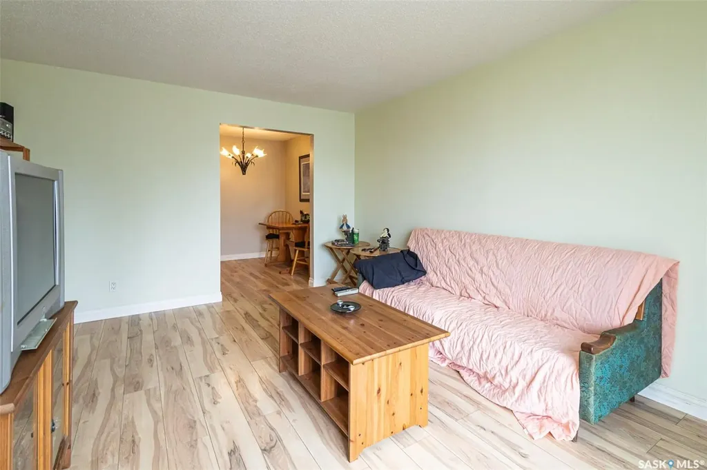 3809 Luther Place Saskatoon SK S7H 4B1