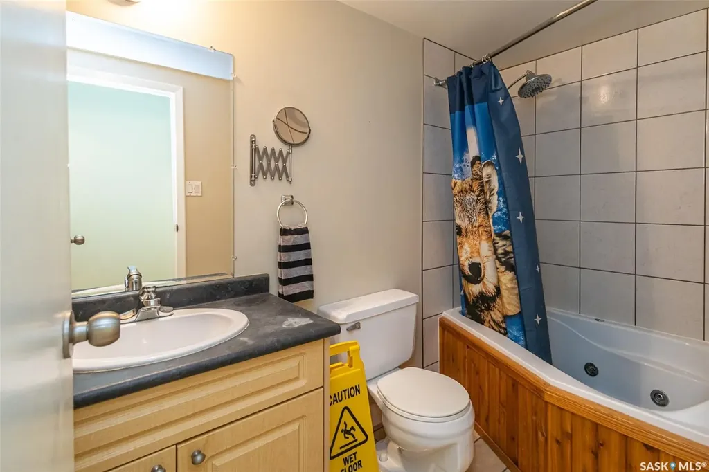 3809 Luther Place Saskatoon SK S7H 4B1