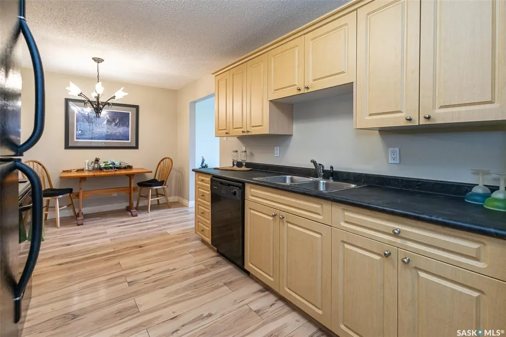 3809 Luther Place Saskatoon SK S7H 4B1