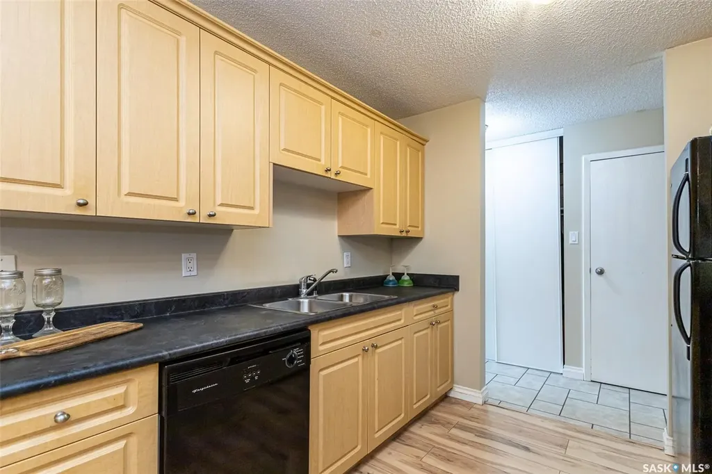 3809 Luther Place Saskatoon SK S7H 4B1