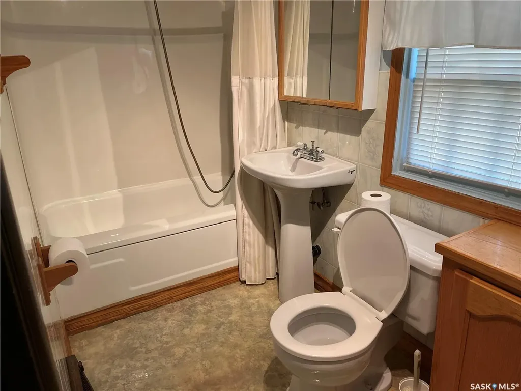 209 2nd Avenue W Gravelbourg SK S0H 1X0