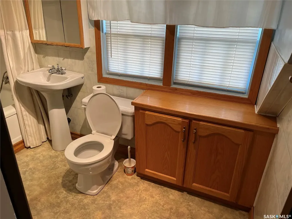 209 2nd Avenue W Gravelbourg SK S0H 1X0