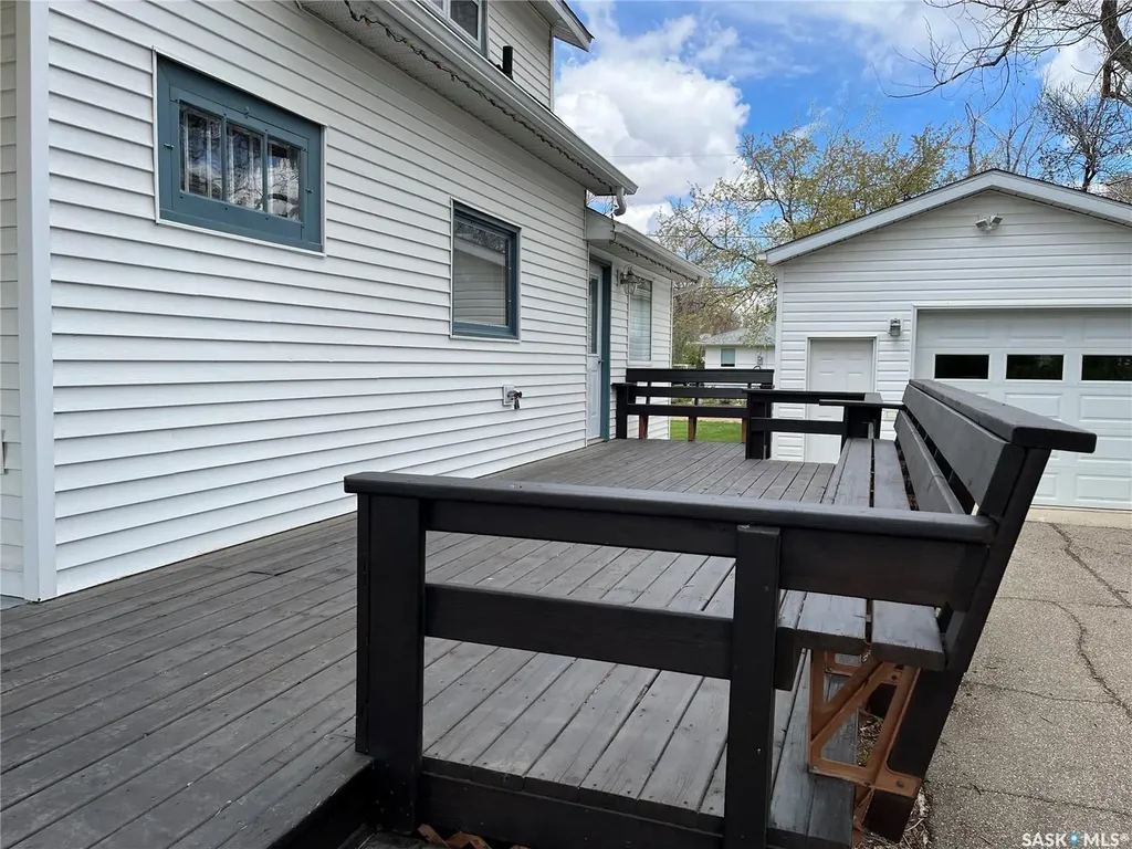 209 2nd Avenue W Gravelbourg SK S0H 1X0