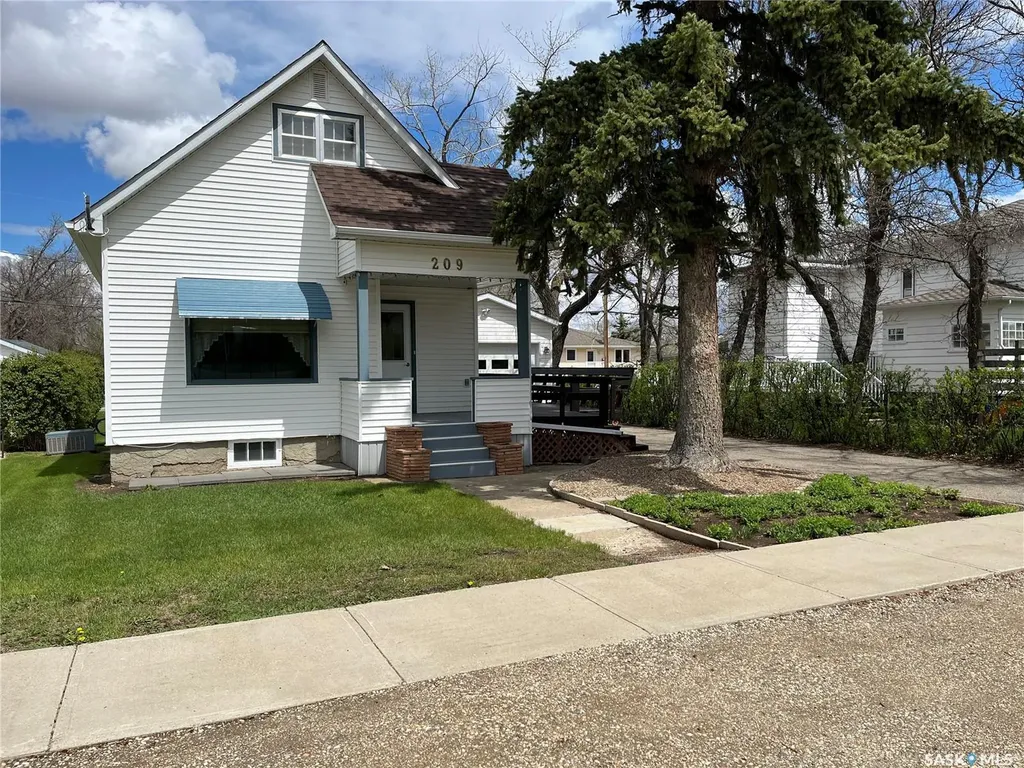 209 2nd Avenue W Gravelbourg SK S0H 1X0