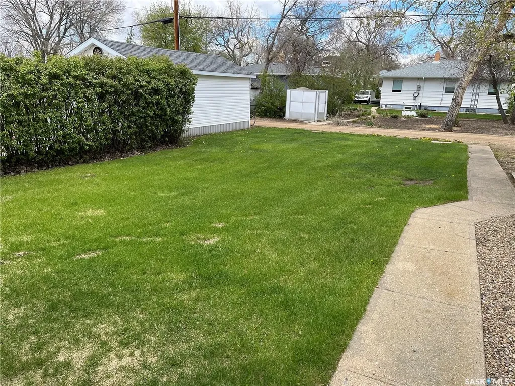 209 2nd Avenue W Gravelbourg SK S0H 1X0