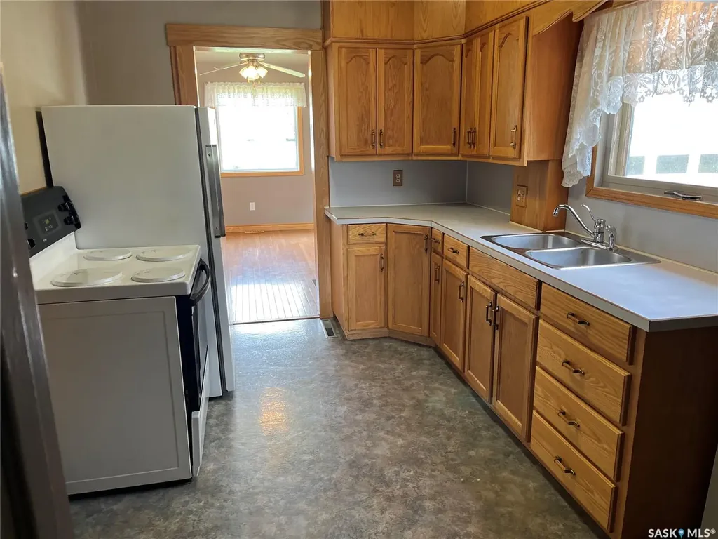 209 2nd Avenue W Gravelbourg SK S0H 1X0