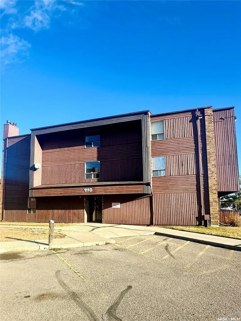 1110 9th Avenue NE Swift Current SK S9H 2S9