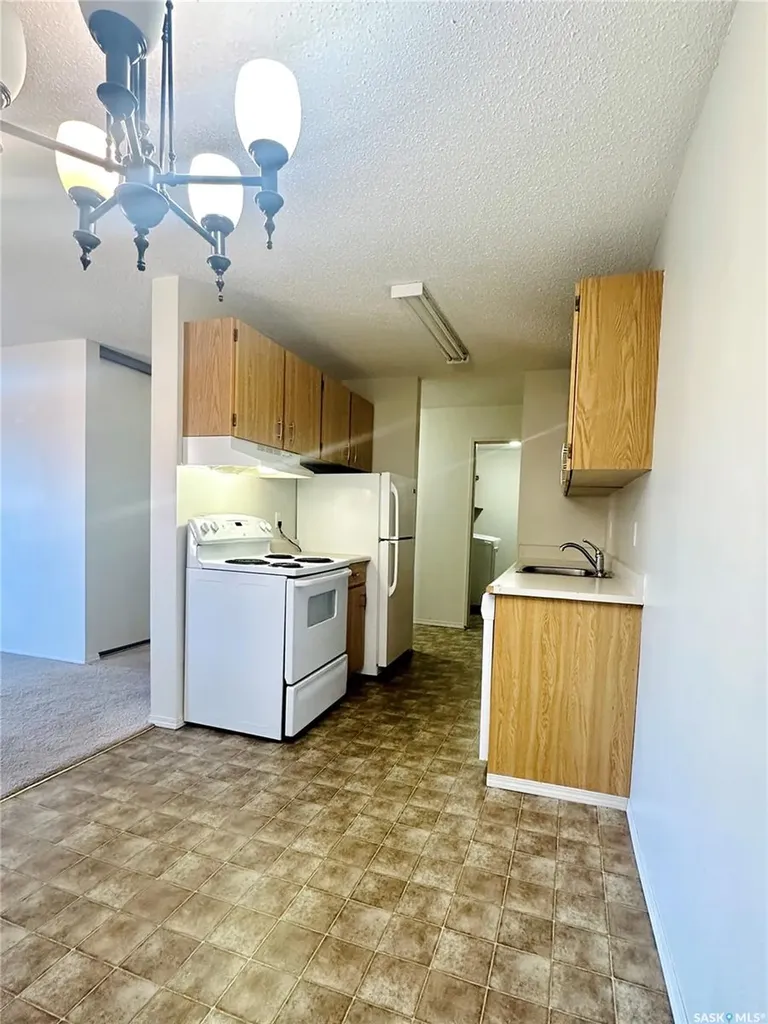 1110 9th Avenue NE Swift Current SK S9H 2S9