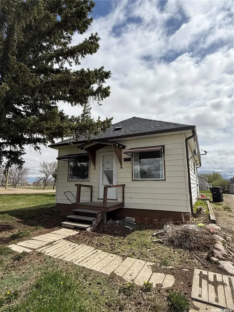 603 5th Street SW Eston SK S0L 1A0