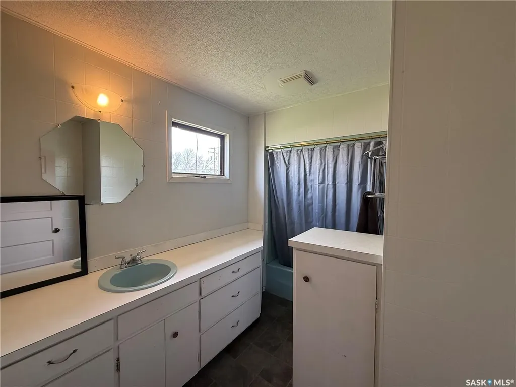 603 5th Street SW Eston SK S0L 1A0