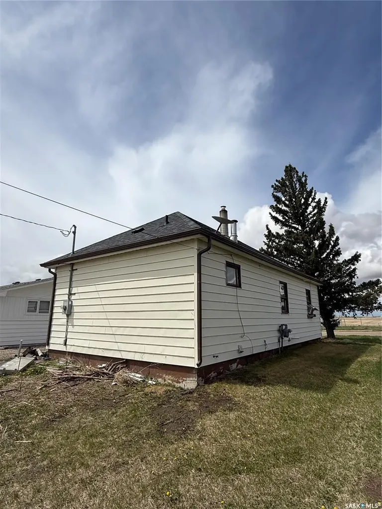 603 5th Street SW Eston SK S0L 1A0