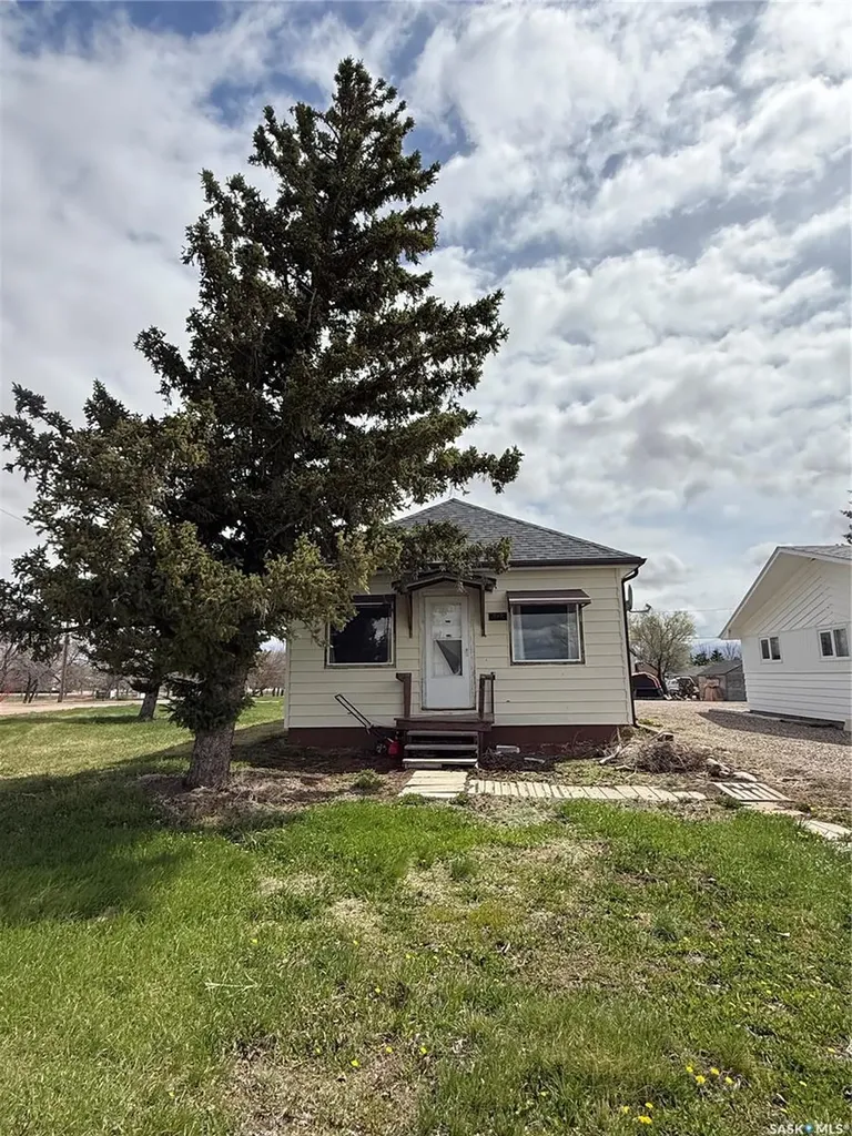 603 5th Street SW Eston SK S0L 1A0