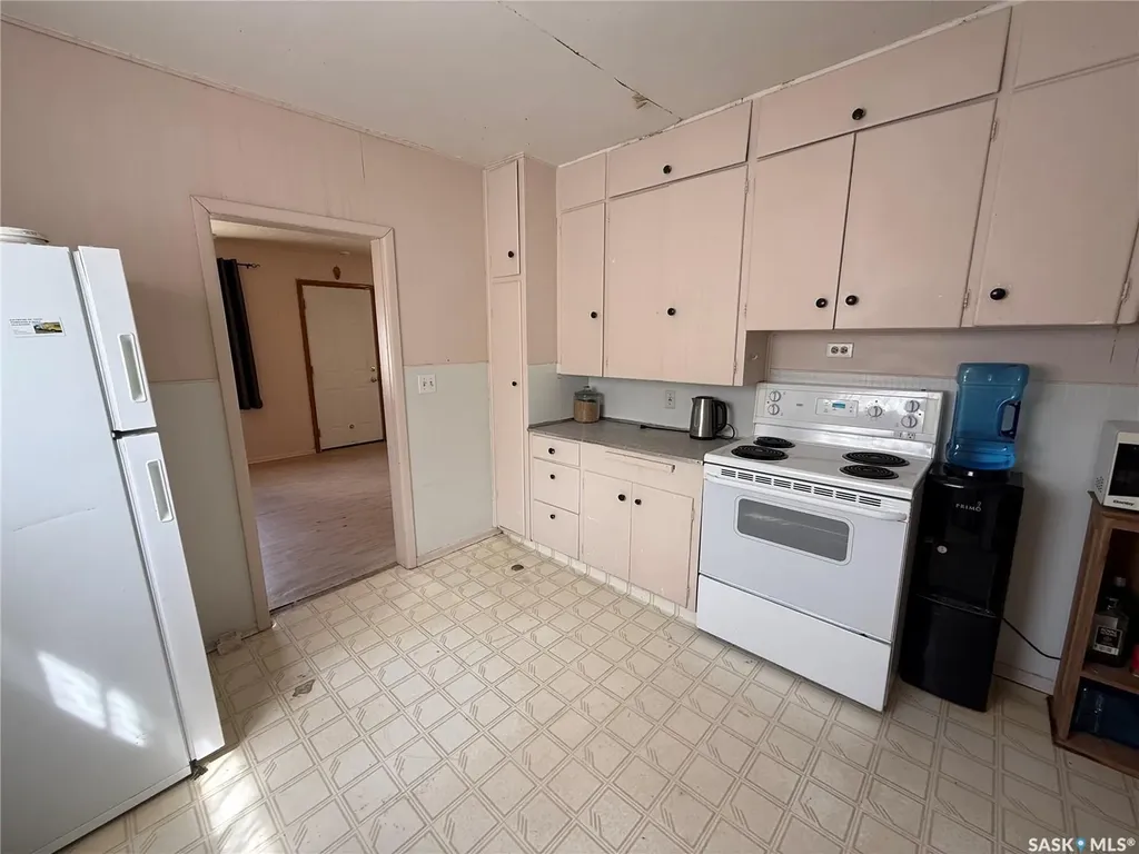 603 5th Street SW Eston SK S0L 1A0