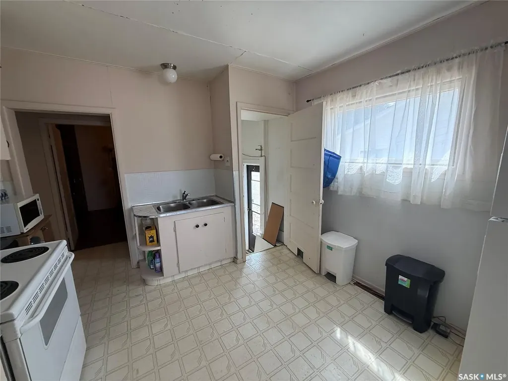 603 5th Street SW Eston SK S0L 1A0