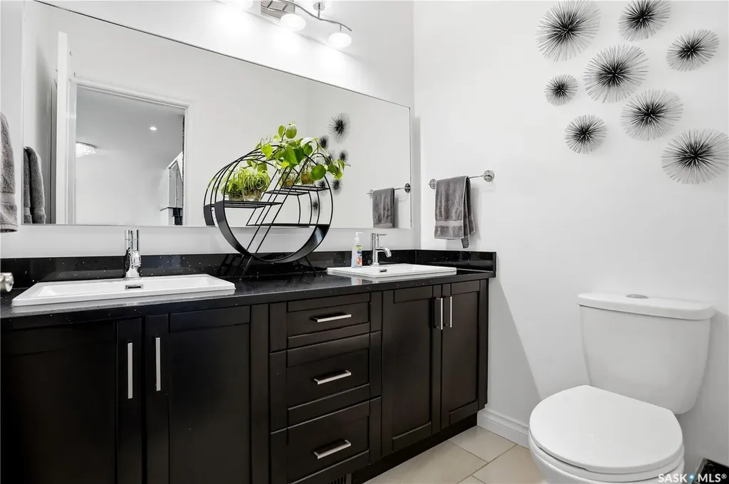 4714 E Green Apple Drive Regina SK S4V 3L2