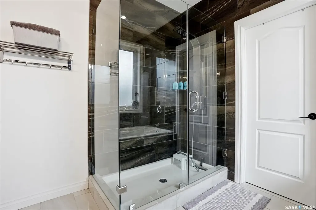 4714 E Green Apple Drive Regina SK S4V 3L2