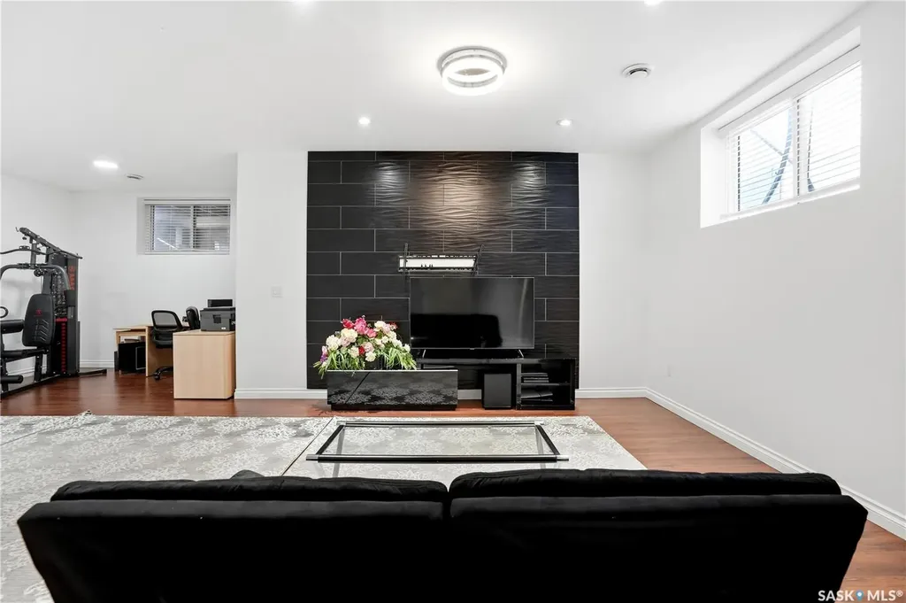 4714 E Green Apple Drive Regina SK S4V 3L2