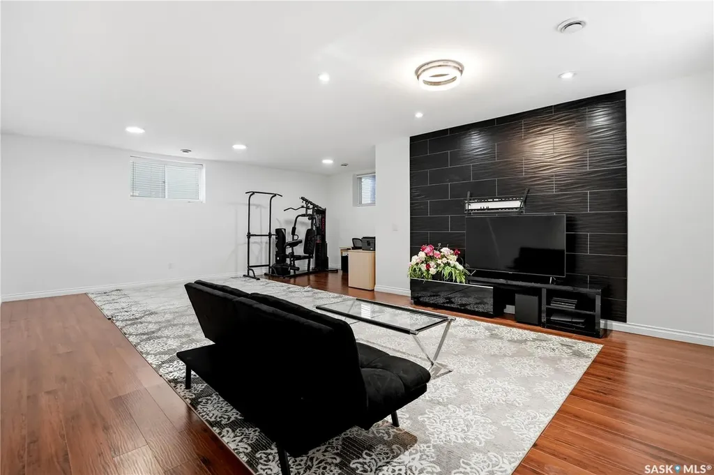 4714 E Green Apple Drive Regina SK S4V 3L2