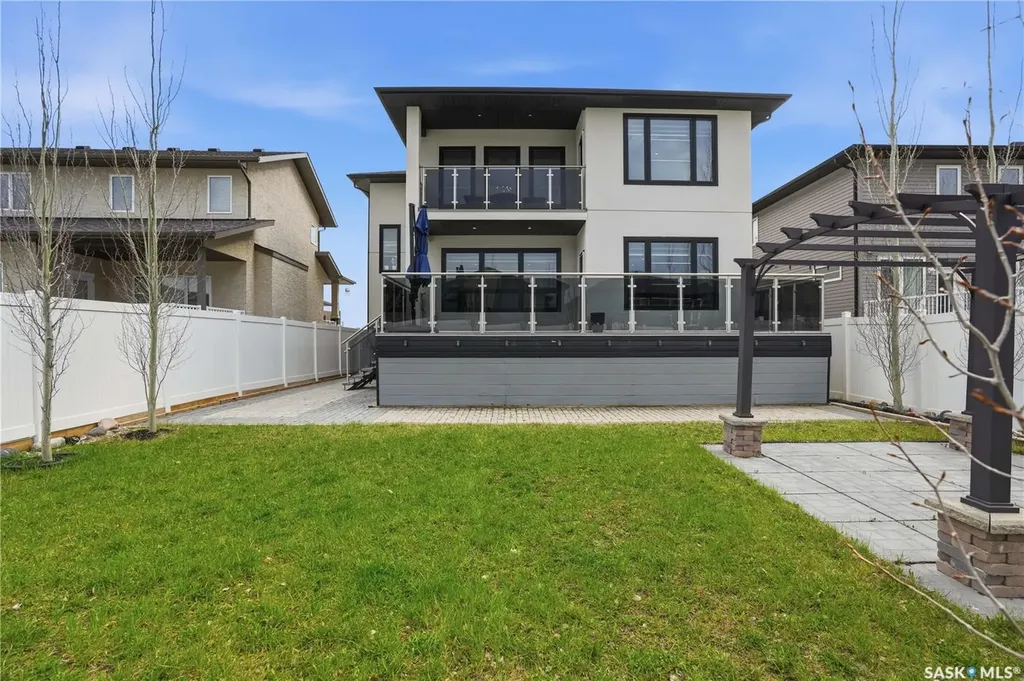 4714 E Green Apple Drive Regina SK S4V 3L2
