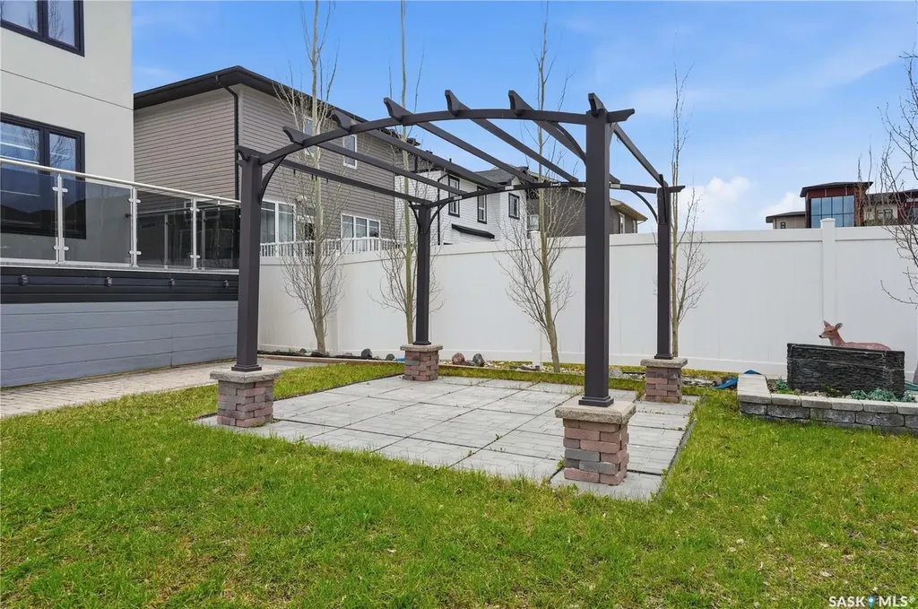 4714 E Green Apple Drive Regina SK S4V 3L2