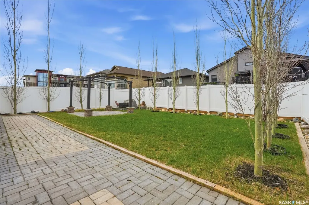 4714 E Green Apple Drive Regina SK S4V 3L2
