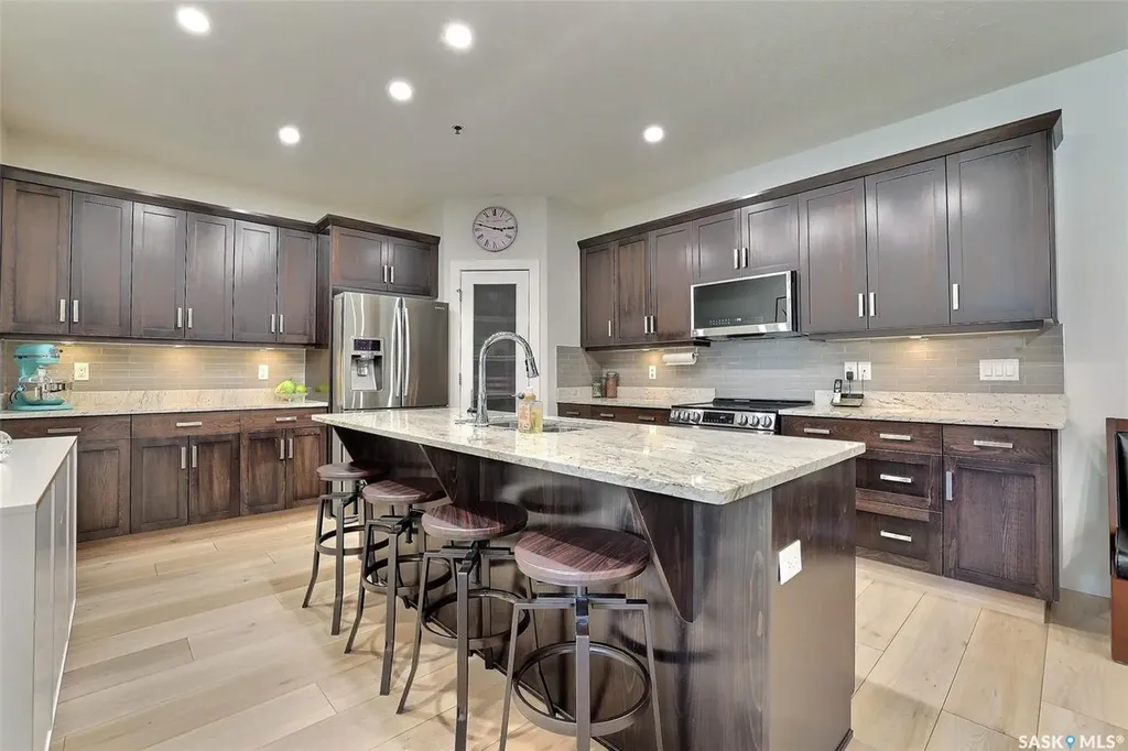 4721 Mctavish Street Regina SK S4S 6H2